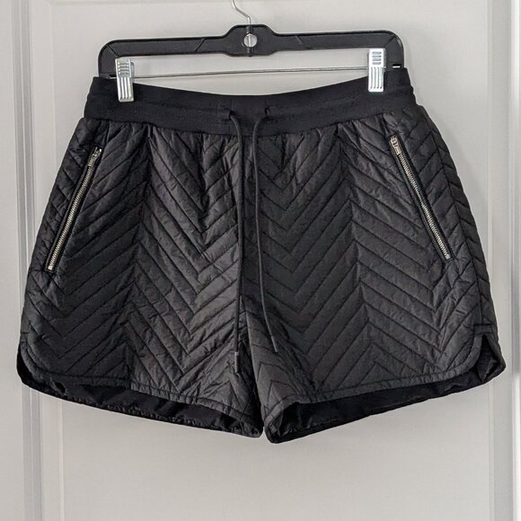 Athleta Quilted Shorts Women's Size 6 Black Apres Ski Drawstring Waist - Picture 3 of 15
